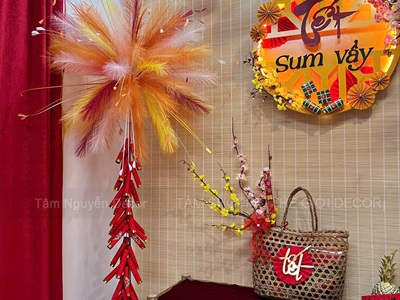 Backdrop Tết sum vầy pháo bông và cành đào Hottrend [2026 - Tâm Nguyễn Decor] CC-TET-2602