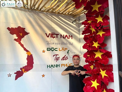 Cổng hoa cờ và bản đồ Việt Nam - Toàn vẹn lãnh thổ [2026 - Tâm Nguyễn Decor] CC-VIETNAM-02