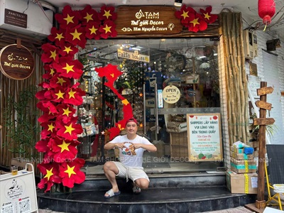 Cổng hoa cờ và bản đồ Việt Nam - Toàn vẹn lãnh thổ [2026 - Tâm Nguyễn Decor] CC-VIETNAM-02