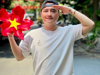 Cổng hoa cờ và bản đồ Việt Nam - Toàn vẹn lãnh thổ [2026 - Tâm Nguyễn Decor] CC-VIETNAM-02