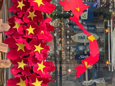 Cổng hoa cờ và bản đồ Việt Nam - Toàn vẹn lãnh thổ [2026 - Tâm Nguyễn Decor] CC-VIETNAM-02