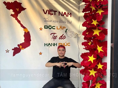 Cổng hoa cờ và bản đồ Việt Nam - Toàn vẹn lãnh thổ [2026 - Tâm Nguyễn Decor] CC-VIETNAM-02