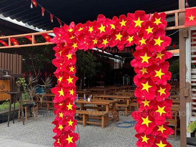 Thi công Cổng hoa cờ Tiệm Nướng Nọ [2026 - Tâm Nguyễn Decor] CC-VIETNAM-03