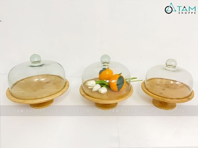 Kệ bánh chụp thủy tinh đế gỗ tre đế cao KEBANH-03