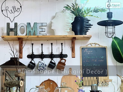 Bảng đen menu treo tường có giỏ sắt 30x47cm [Cứng cáp - có móc treo đồ] BANGDEN-08