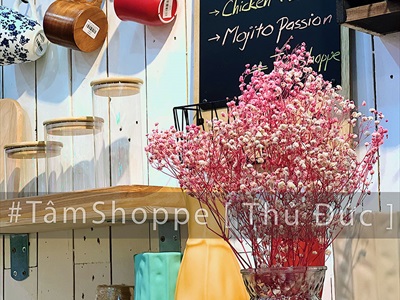 Bảng đen menu treo tường có giỏ sắt 30x47cm [Cứng cáp - có móc treo đồ] BANGDEN-08