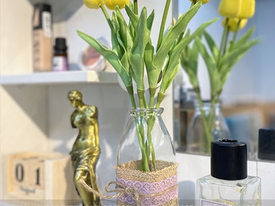 Chai thủy tinh bố ren trụ vuông cao 16cm [5 màu chọn - Kèm nút] CHAILO-HM-05