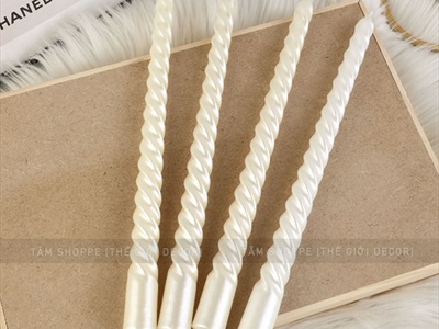 Hộp 4 cây nến taper xoắn màu nhủ sang trọng [Cao 25cm - cháy 4h] NEN-TAPER-01