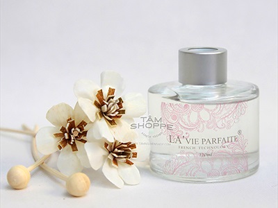 Bộ tinh dầu tự khuếch tán La'vie Parfaite Hộp đen 120ml