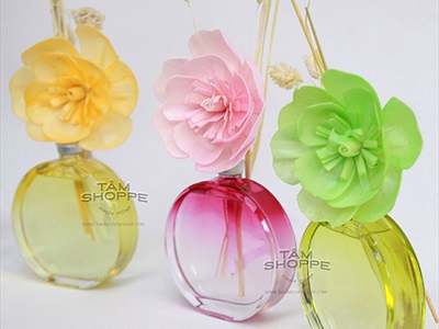 Bộ tinh dầu tự khuếch tán lọ màu trong suốt bốn mùa Yilansam 100ml