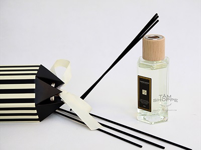 Bộ tinh dầu tự khuếch tán que đen hộp sọc 120ml