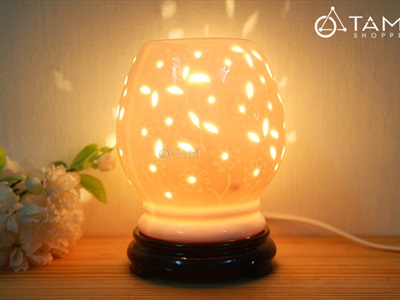 Đèn xông tinh dầu gốm trắng họa tiết lá [Tặng bóng đèn] DXTDD-GOM-HTL