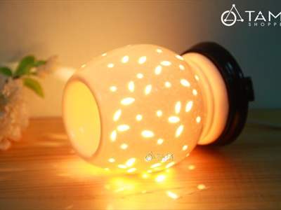Đèn xông tinh dầu gốm trắng họa tiết lá [Tặng bóng đèn] DXTDD-GOM-HTL