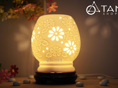 Đèn xông tinh dầu gốm trắng mai cao trơn [Tặng bóng đèn] DXTDD-GOM-MCT