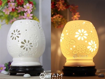 Đèn xông tinh dầu gốm trắng mai cao trơn [Tặng bóng đèn] DXTDD-GOM-MCT