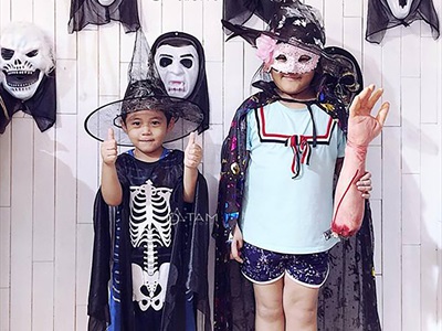 Áo choàng Halloween in hình bộ xương - đầu lâu trắng đen [Mỏng mềm - Size 70/120cm] AOCHOANG-01
