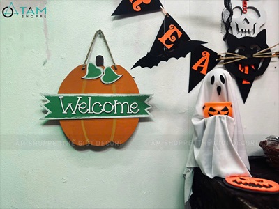 Bảng treo cửa Halloween quả bí ngô welcome 2 lá [Vẽ tay - Bằng gỗ] BANGTREO-HLW-03