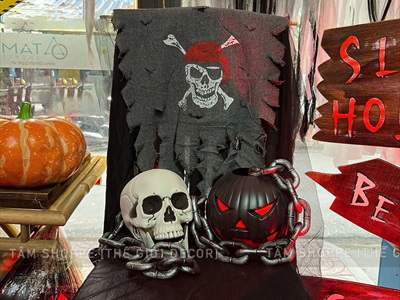 Tranh vải cờ hải tặc đầu lâu 40x50cm [Dây treo - Giả cũ] TRANHVAI-04