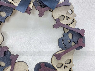 Vòng treo cửa Halloween đầu lâu xương máu khô [ĐK26cm - bằng gỗ] VTC-HLW-04