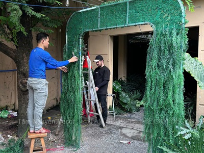 Cành lá thông rũ lá nhuyễn [Màu sậm - Dài 145cm] CANHLA-07