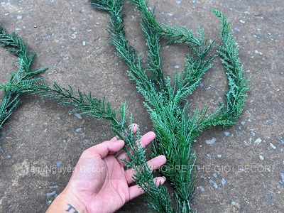 Cành lá thông rũ lá nhuyễn [Màu sậm - Dài 145cm] CANHLA-07