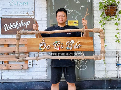 Bảng hiệu gỗ khung củi quấn dây thừng [Mộc mạc - Theo yêu cầu] YC-BANGHIEU-02