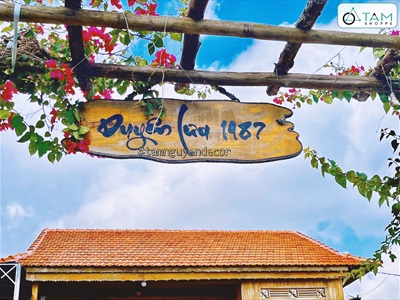Bảng hiệu gỗ tự nhiên viền dây thừng hình vệt sơn [Chữ - Kích thước theo yêu cầu] YC-BANGHIEU-04