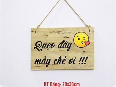 Bảng treo cửa nền gỗ tự nhiên đơn giản theo yêu cầu YC-BANGTREO-01