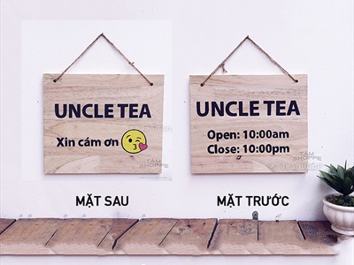 Bảng treo cửa nền gỗ tự nhiên đơn giản theo yêu cầu YC-BANGTREO-01