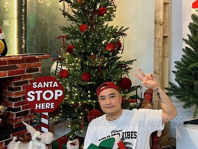 Cây trụ Giáng sinh chữ Santa Stop here đỏ trắng [Bằng gỗ - Cao 84cm] CHIDUONG-X-01