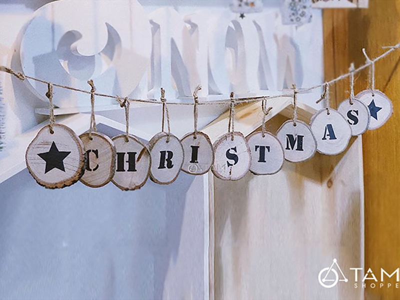 Dây banner chữ Christmas lát gỗ tròn 2 sao [Tự nhiên - thủ công] BANER-NOEL-03