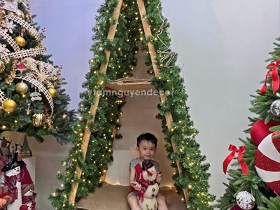 Dây lá thông bản lớn xanh trơn đầu tròn dài 270cm [Nhiều lá - Rộng 25cm] DAYLA-03