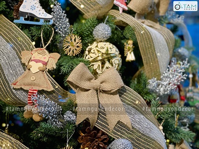 Mẫu cây thông Noel trang trí sẵn lá PE lưới Vintage cao 1m8 [2022 - Tâm Nguyễn Decor] CTHTTS-X-2202