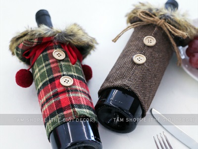 Áo vải bọc chai rượu Noel cổ lông thú caro Vintage BCHR-X-04