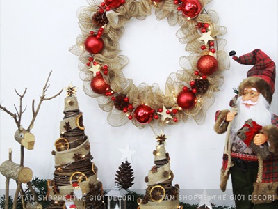 Vòng nguyệt quế Noel lưới bố nhún bèo 8 trái châu ĐK50cm (Có đèn Led) VNGQ-X-35