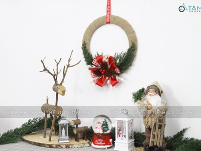Vòng nguyệt quế Noel vải bố nơ đỏ lớn thông lá kim ĐK30cm X-VNGQ-30