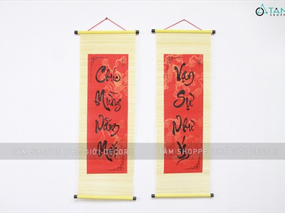 Bộ 02 câu đối thư pháp Tết mành tre in đỏ đen nhiều nội dung 30x90cm CAUDOI-01