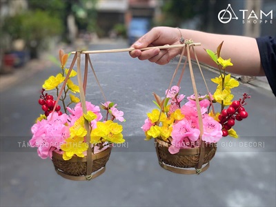 Bộ quang gánh tre cắm sẵn hoa mai đào [Thành phẩm - Cao 26cm] CHAUHOACS-06