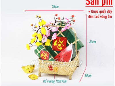 Tiểu cảnh Tết để bàn giỏ tre vuông mai đào bánh chưng C30cm TCĐB-01-T