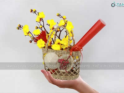 Tiểu cảnh Tết giỏ cói 2 nón chữ Tết giấy đỏ C28cm TCĐB-02-T