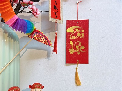 Tượng ông thần tài nhựa nhỏ cầm tiền vàng cao 6cm [Chuẩn đẹp - Được chọn kiểu] TUONG-THANTAI-01