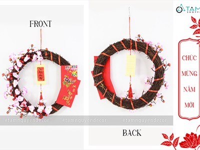 Vòng treo cửa Tết ruy băng xoáy nửa vòng hoa 2 lì xì ĐK35-40cm VTC-T-39