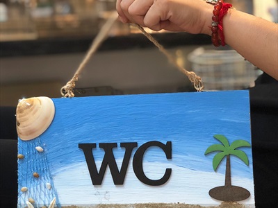 Bảng WC treo cửa bãi biển cây dừa BTC-WC-01