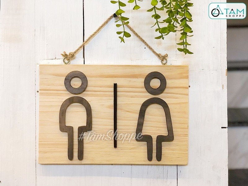 Bảng WC treo cửa icon nam nữ nâu đen nền gỗ tự nhiên BTC-WC-03