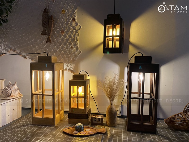 Đèn gỗ nhà trụ 4 cửa hình chữ nhật đứng [Tặng bóng đèn - Gỗ đẹp] DENGO-01