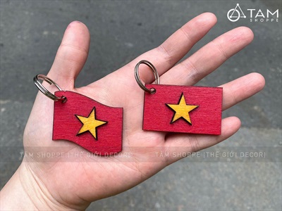 Móc khoá gỗ hình lá cờ Việt Nam [Mộc mạc - Sáng đẹp] MOCKHOA-01