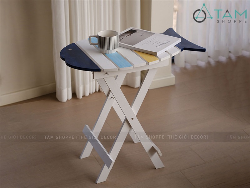 Bàn gỗ hình con cá sọc màu [Cao 60cm - Gấp gọn] BANGHE-03