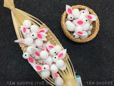 Set 02 con thỏ bông tai hồng handmade gắn lồng đèn TCV-THO-02