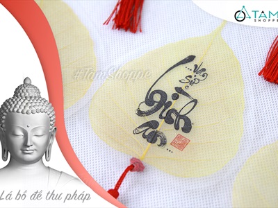 Dây treo lá bồ đề vàng chữ thư pháp PKT-TET-01